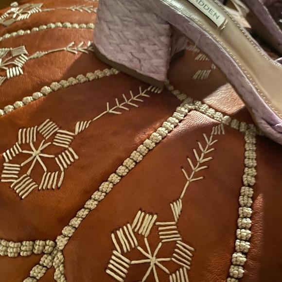 Lavender woven kitten heels - Picture 3 of 3